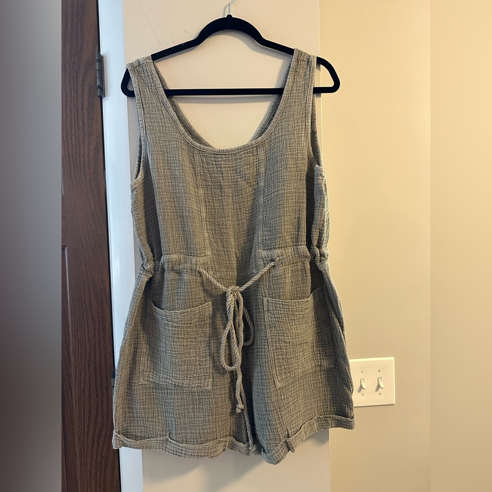 Gray Sleeveless Romper with Pockets